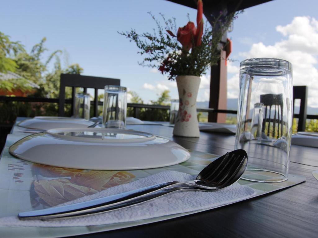 Thaton Hill Resort Meaj Kültér fotó